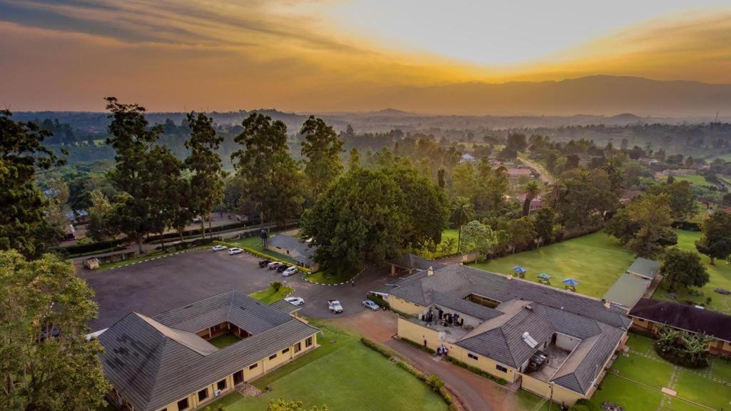 Mountains Of The Moon Hotel Fort Portal Exteriér fotografie